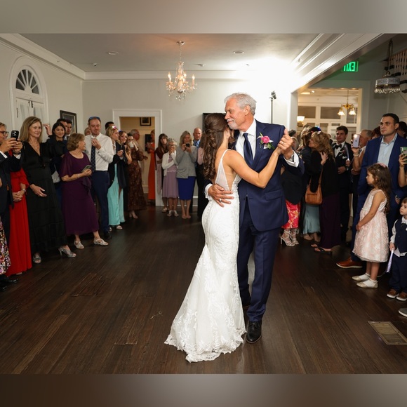 D3488 wedding dress by Essense of Australia - Picture 8 of 9